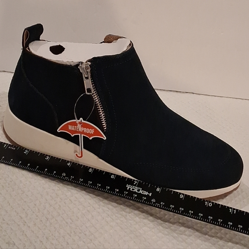 NEW Blondo Ellorie Navy Suede Waterproof Chukka Boots Zip Up Size 10 Women's